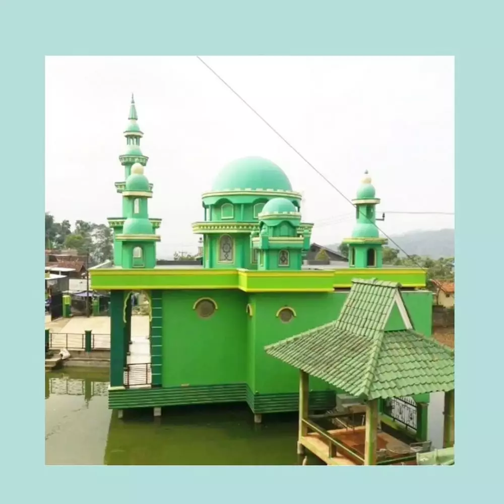 potret masjid yang dibangun nita thalia © instagram