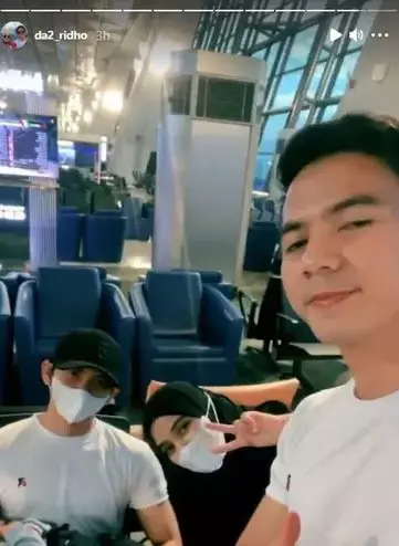 Momen Rizki DA dan Nadya Mustika pulang kampung © Instagram/@da2_ridho Momen Rizki DA dan Nadya Mustika pulang kampung © Instagram/@da2_ridho