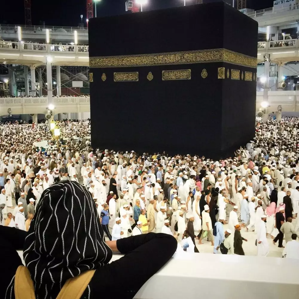 seleb kenang pergi ke tanah suci © instagram seleb kenang pergi ke tanah suci © instagram