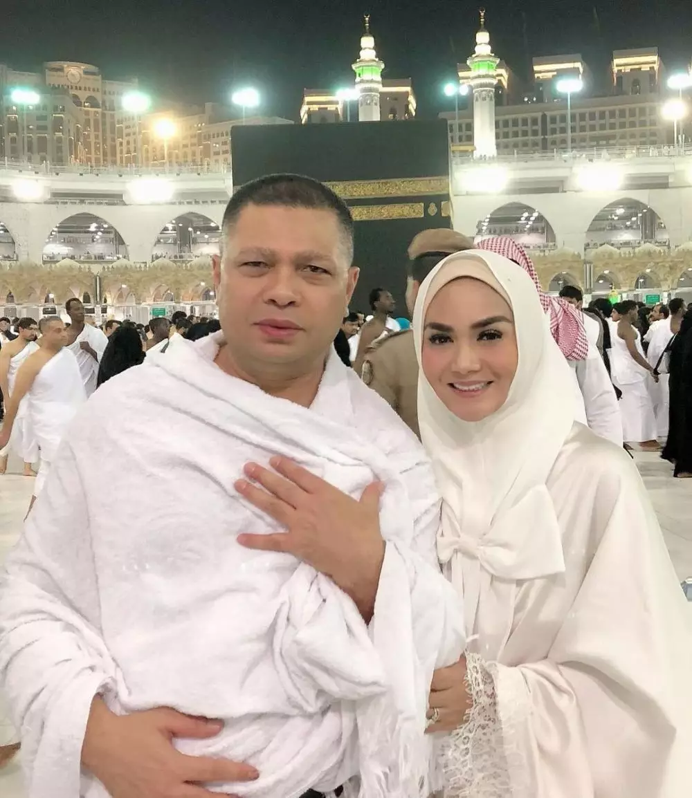 seleb kenang pergi ke tanah suci © instagram seleb kenang pergi ke tanah suci © instagram
