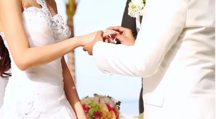 potret lawas pernikahan sarwendah dan ruben onsu © YouTube potret lawas pernikahan sarwendah dan ruben onsu © YouTube