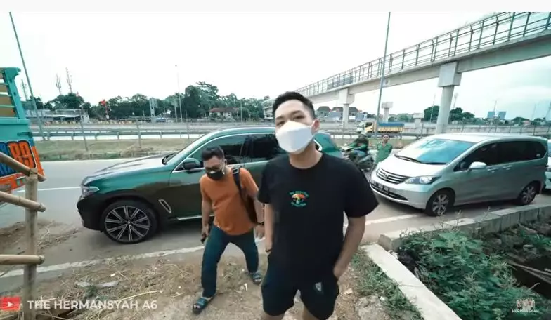 Azriel Hermansyah beli sapi © YouTube/The Hermansyah A6