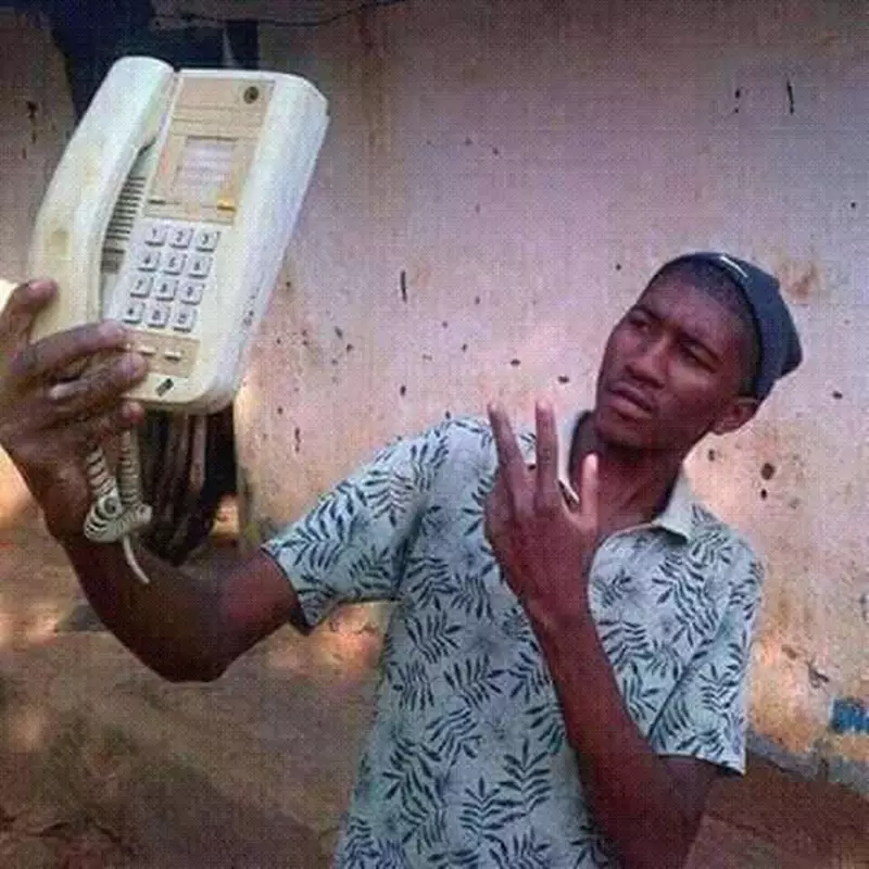 pose orang selfie © 2021 berbagai sumber