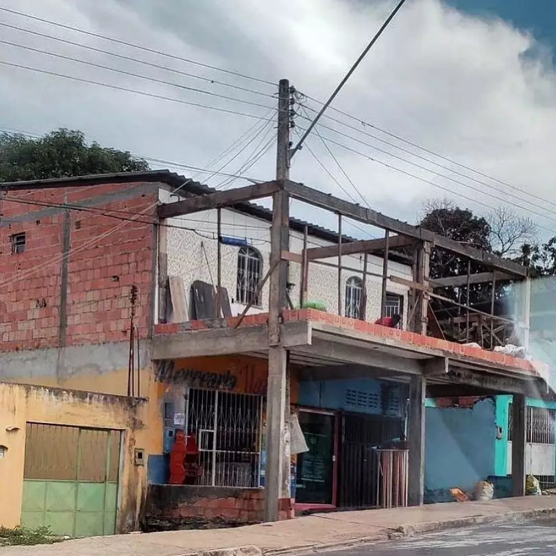 bangunan lucu di pinggir jalan © 2021 instagram.com