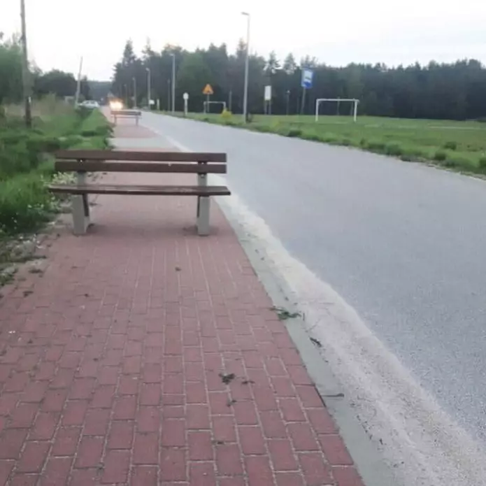 bangunan lucu di pinggir jalan © 2021 instagram.com