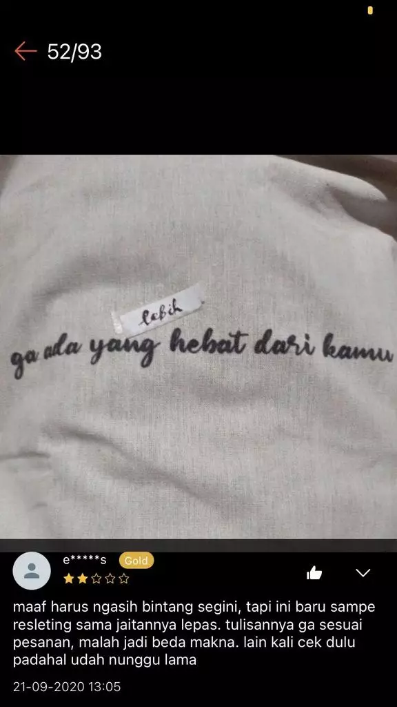 Foto review beli baju di toko online © Twitter