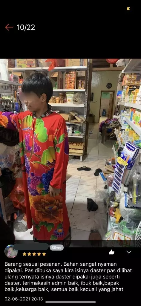 Foto review beli baju di toko online © Twitter