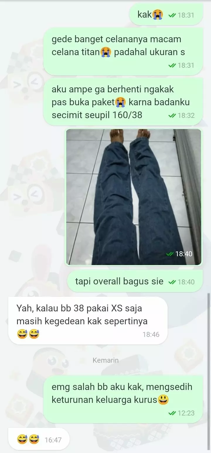 Foto review beli baju di toko online © Twitter