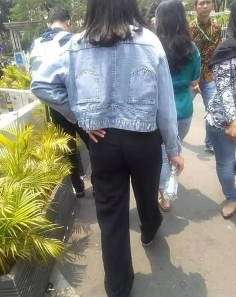 cara orang pakai baju © 2021 berbagai sumber