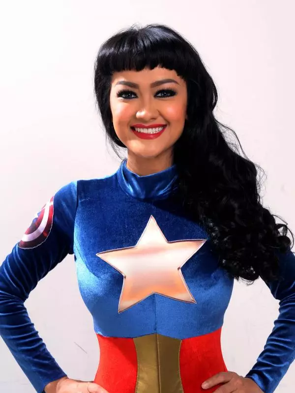 seleb cantik cosplay karakter superhero © 2021 brilio.net