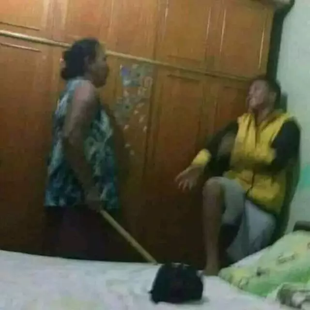 emak-emak lagi emosi © 2021 Instagram emak-emak lagi emosi © 2021 Instagram