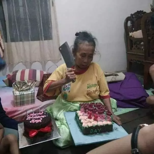 emak-emak lagi emosi © 2021 Instagram emak-emak lagi emosi © 2021 Instagram
