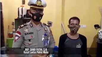 pria ini malah dapat pekerjaan dari polisi © Instagram/@polisi_indonesia pria ini malah dapat pekerjaan dari polisi © Instagram/@polisi_indonesia