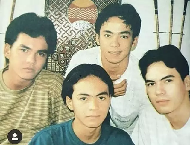 Potret pesinetron ganteng bareng saudara laki-lakinya dari berbagai sumber