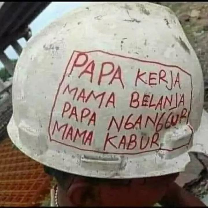 benda dipakai tukang bangunan nyeleneh © 2021 twitter.com