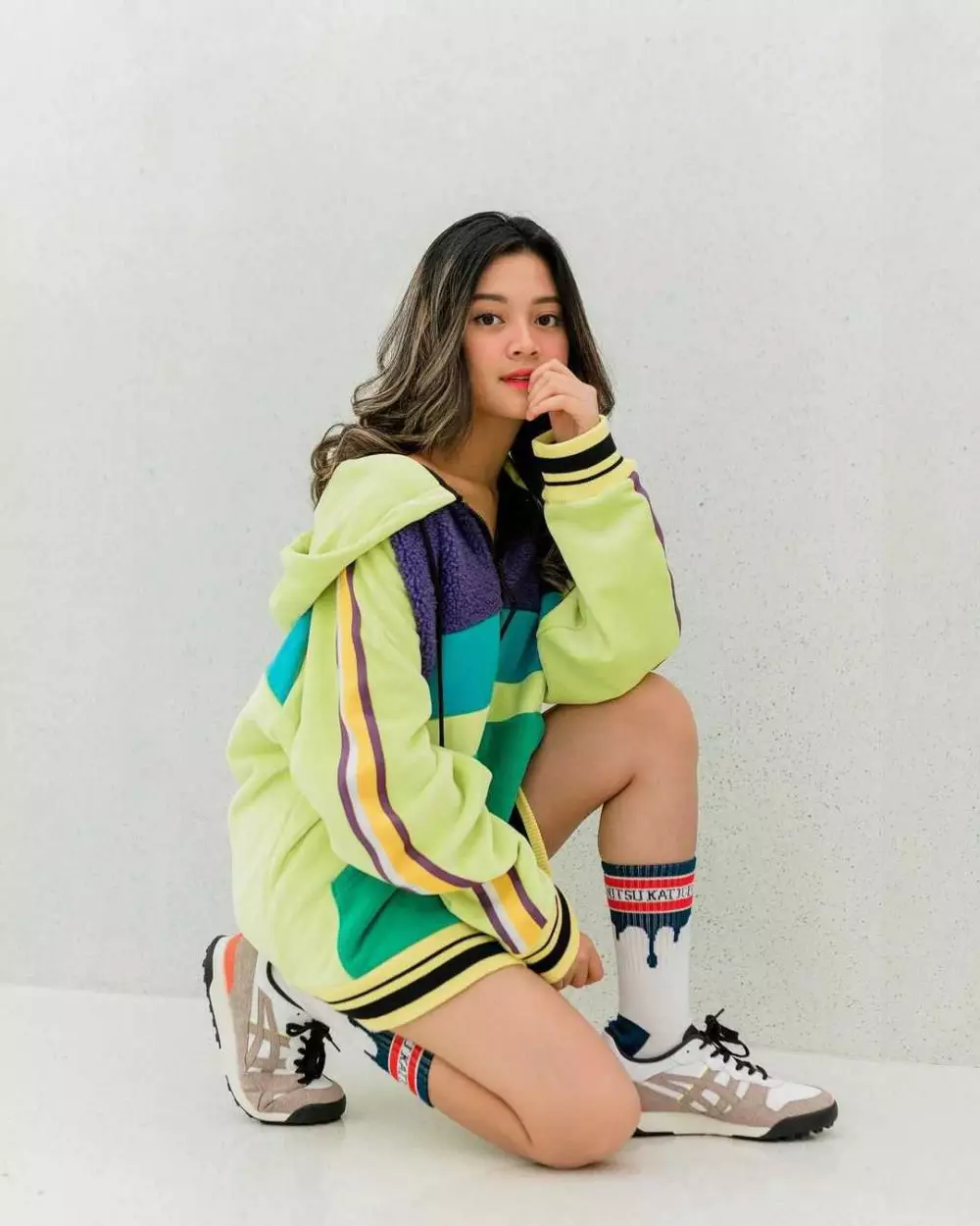 Mantan girlband yang kini sukses di dunia akting dari berbagai sumber