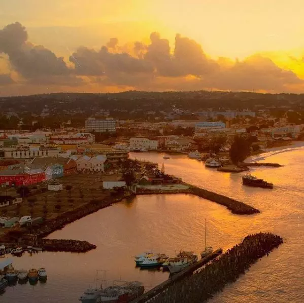 Sinopsis Outer Banks 2 berbagai sumber