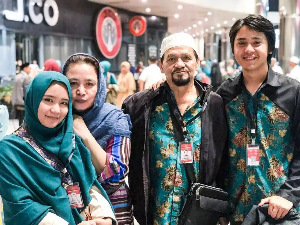 Potret Arbani Yasiz bareng sang ayah © 2021 brilio.net