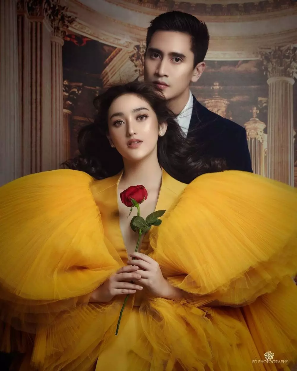 Pemotretan pesinetron ala karakter film dari berbagai sumber Pemotretan pesinetron ala karakter film dari berbagai sumber