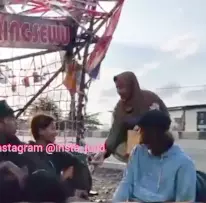 Aksi pemulung beri uang ke gerombolan pemuda di jalan, bikin haru © 2021 instagram.com