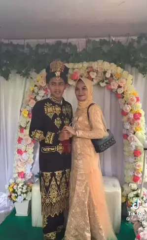 Cewek ini datang ke pernikahan mantan, aksinya jadi sorotan © 2021 instagram.com