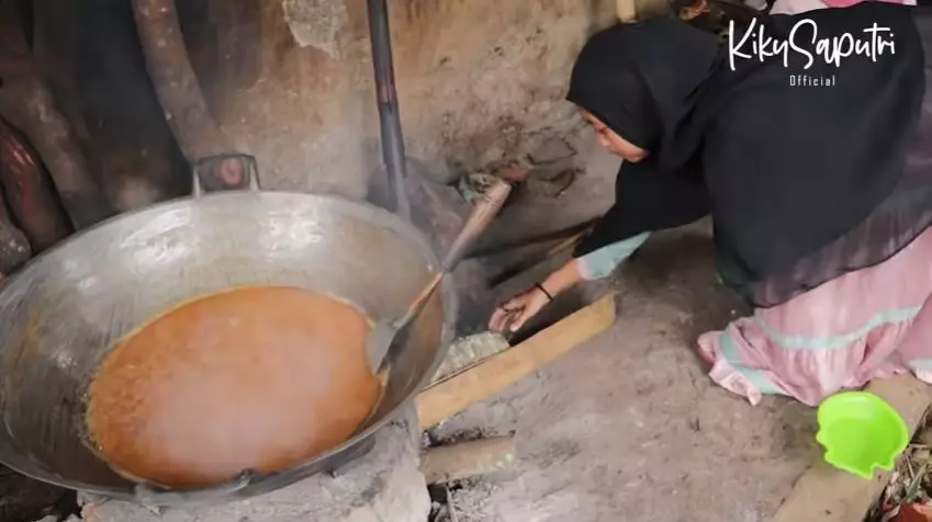 rumah orang tua Kiky Saputri © 2021 YouTube