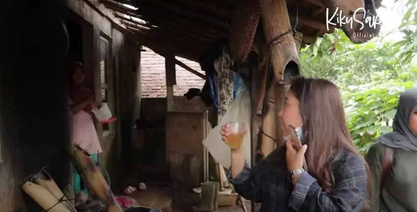 rumah orang tua Kiky Saputri © 2021 YouTube