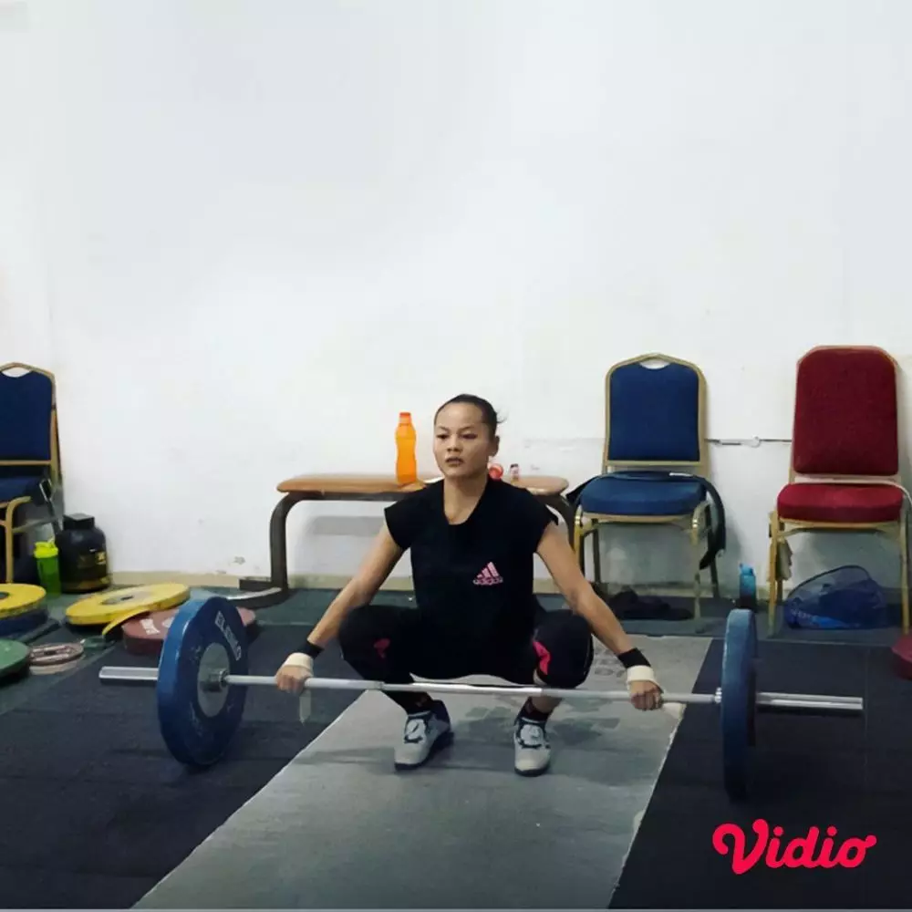 windy cantika lifter 19 tahun raih perunggu © berbagai sumber