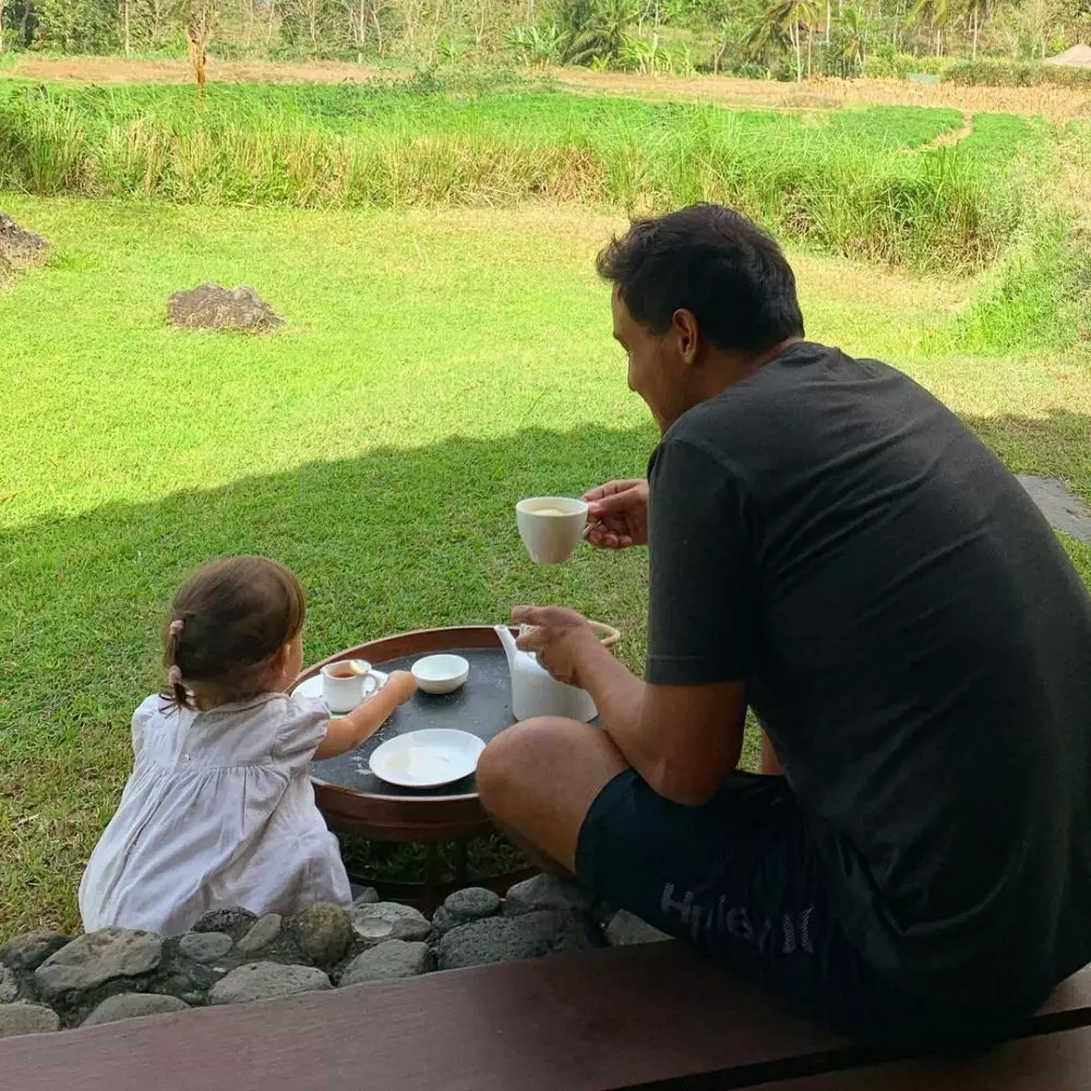 Cara Raisa Andriana ciptakan suasana menyenangkan di rumah © 2021 brilio.net Cara Raisa Andriana ciptakan suasana menyenangkan di rumah © 2021 brilio.net
