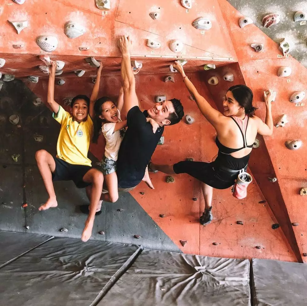 pesinetron 2000-an olahraga bareng anak © 2021 brilio.net