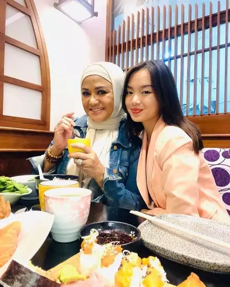 potret Betharia Sonata dan putrinya © Instagram/@official.bethariasonata potret Betharia Sonata dan putrinya © Instagram/@official.bethariasonata