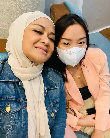 potret Betharia Sonata dan putrinya © Instagram/@official.bethariasonata potret Betharia Sonata dan putrinya © Instagram/@official.bethariasonata