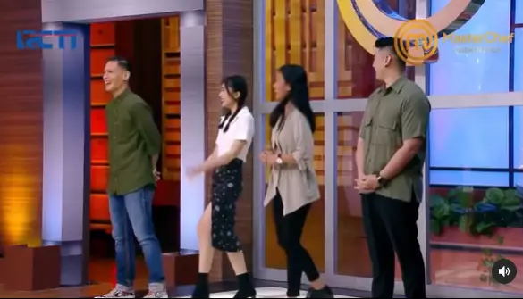 Isyana Sarasvati di MasterChef © 2021 brilio.net Isyana Sarasvati di MasterChef © 2021 brilio.net