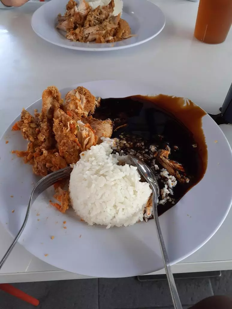 Potret lauk nyeleneh © berbagai sumber