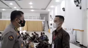 Tukang parkir di polres jadi polisi © Instagram/@divisihumaspolri