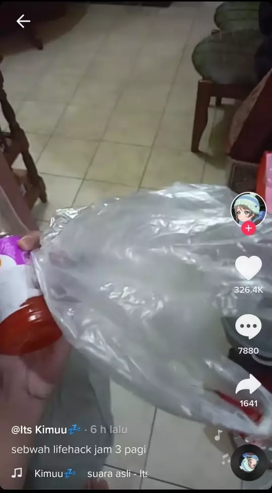 Viral life hack keluarkan saus di dasar botol, ditonton 2,5 juta kali berbagai sumber