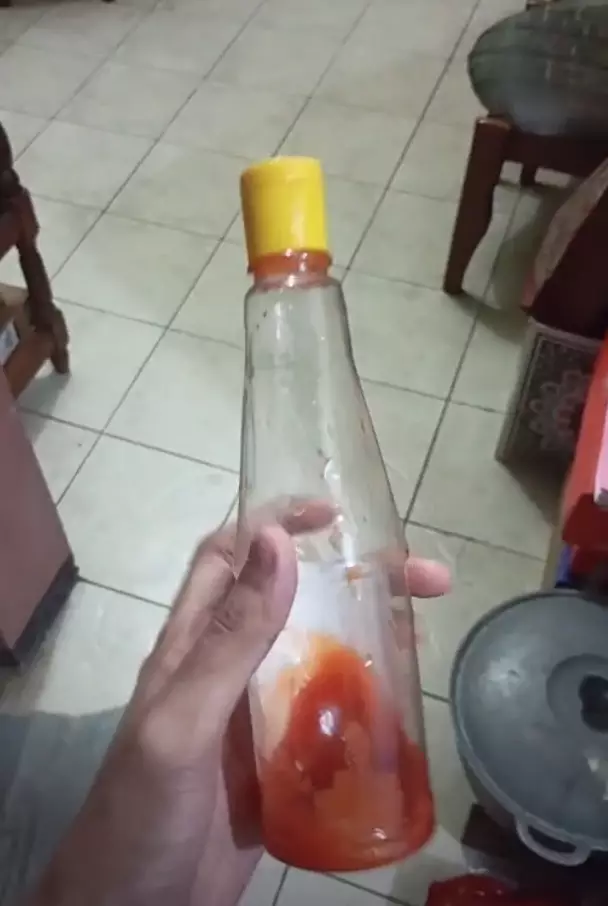 Viral life hack keluarkan saus di dasar botol, ditonton 2,5 juta kali berbagai sumber