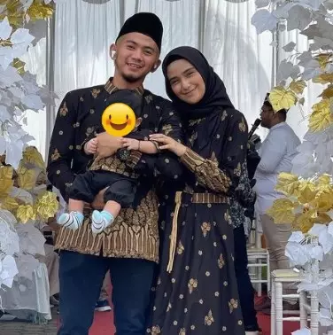 Rizki DA dan Nadya Mustika menikah lag dari berbagai sumber