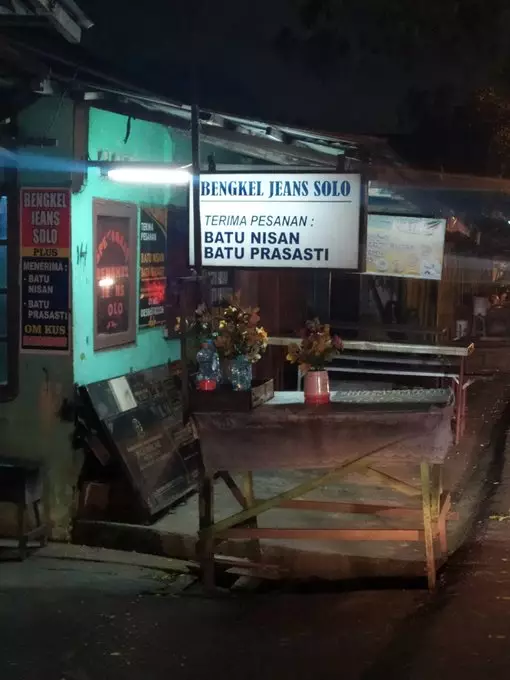 spanduk jasa servis lucu © 2021 twitter.com spanduk jasa servis lucu © 2021 twitter.com