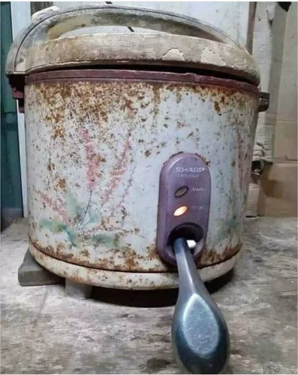 pakai barang rusak absurd © 2021 1cak.com pakai barang rusak absurd © 2021 1cak.com