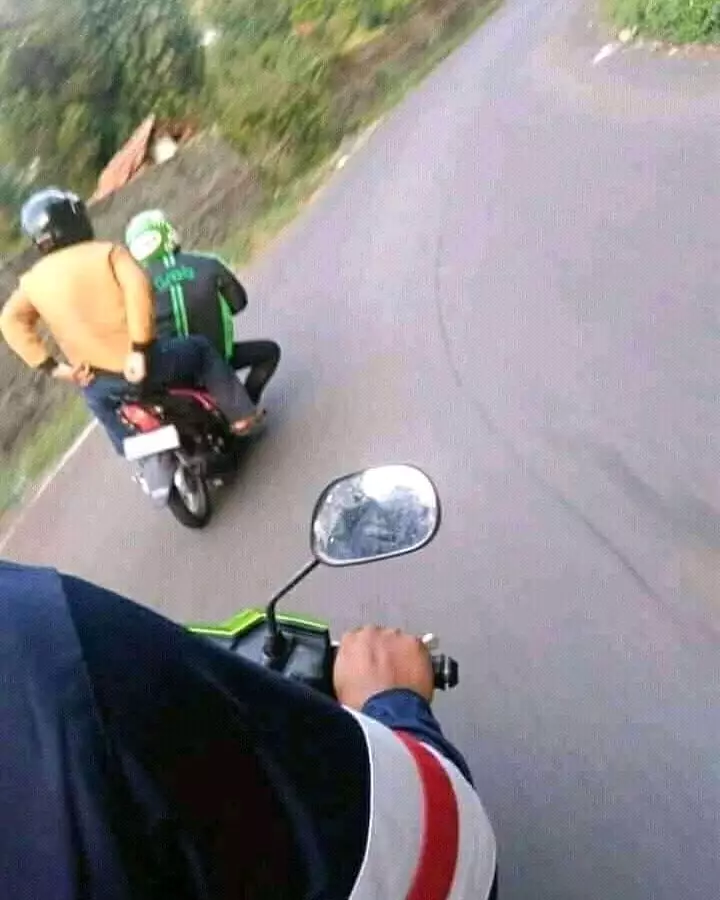 aksi pengendara motor lucu abis © 2021 instagram.com