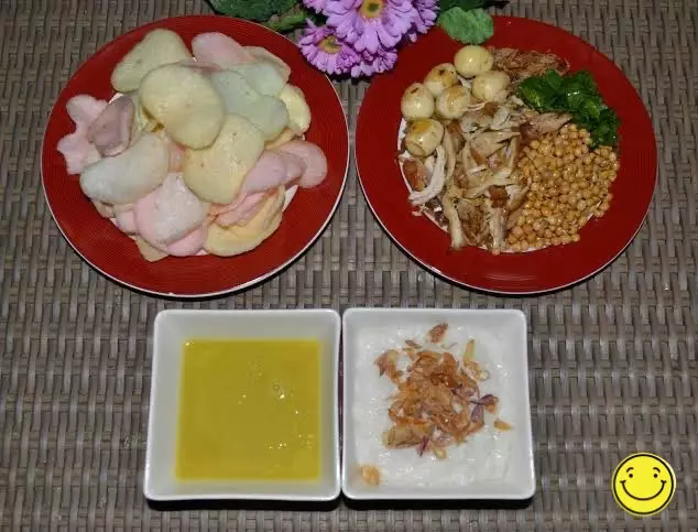 makan bubur nyeleneh © 2021 berbagai sumber