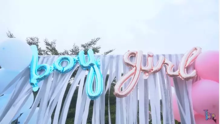 momen gender reveal party nola b3 © YouTube