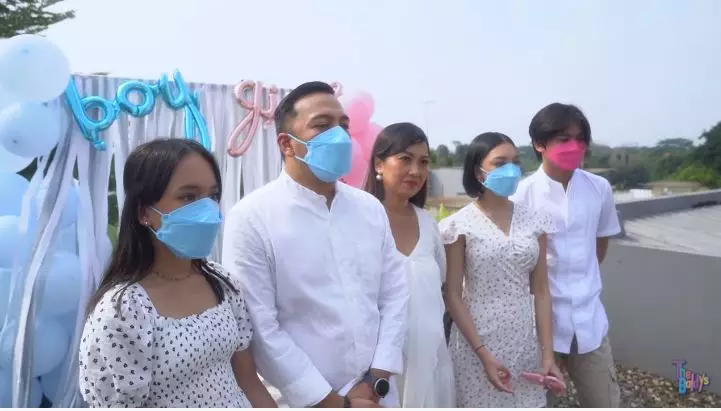 momen gender reveal party nola b3 © YouTube