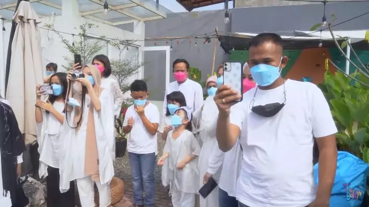 momen gender reveal party nola b3 © YouTube