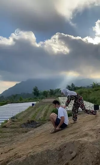 Zaskia Adya Mecca di alam terbuka © 2021 brilio.net