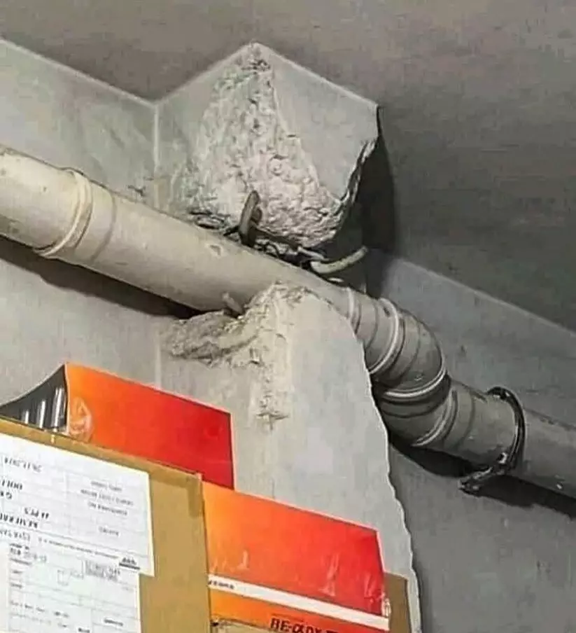 benda nyeleneh di tiang bangunan © 2021 instagram.com