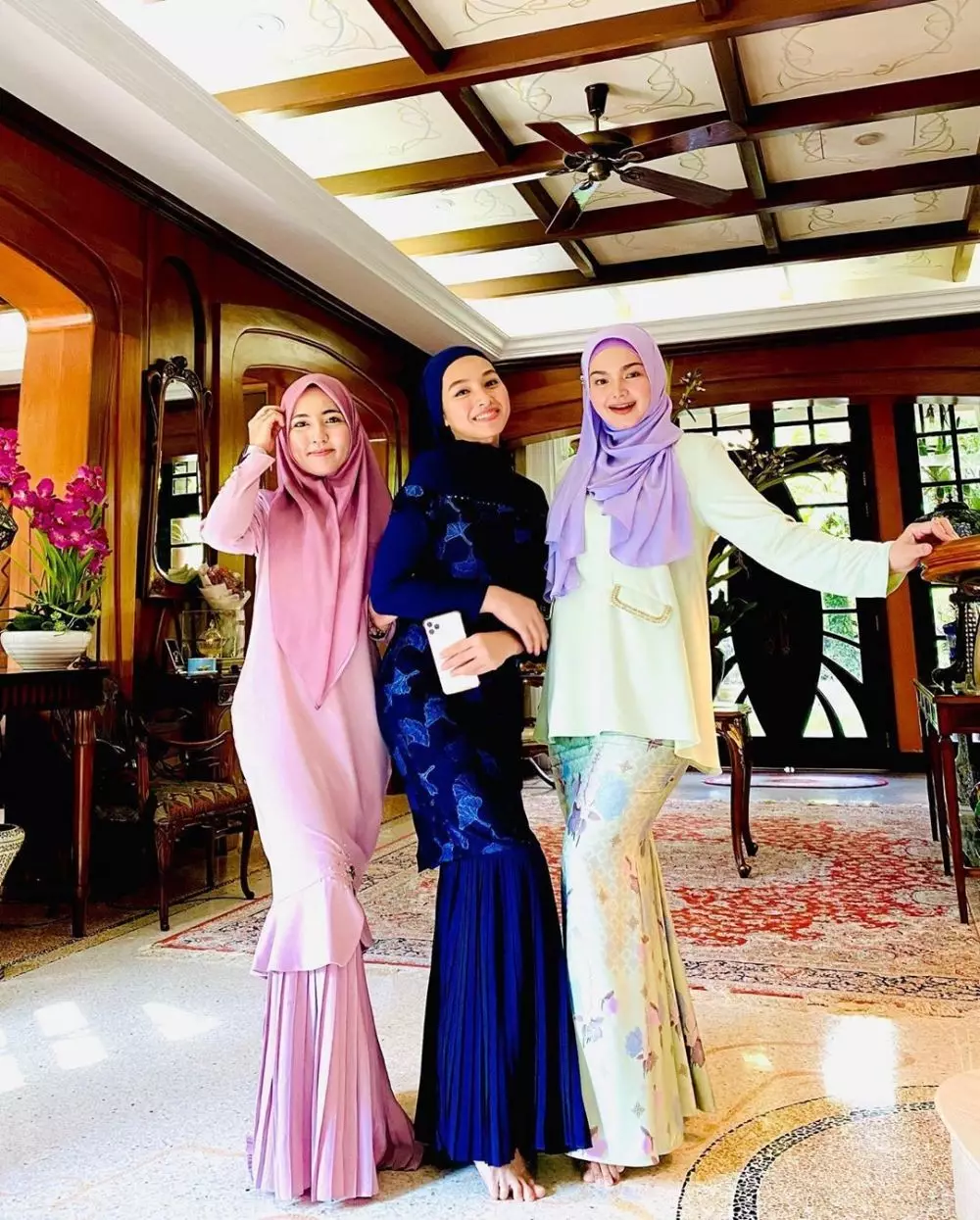 keakraban seleb cantik bareng menantu © instagram