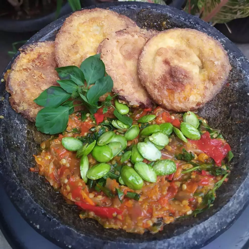 Resep makanan dengan sambal kemangi © 2021 brilio.net Resep makanan dengan sambal kemangi © 2021 brilio.net