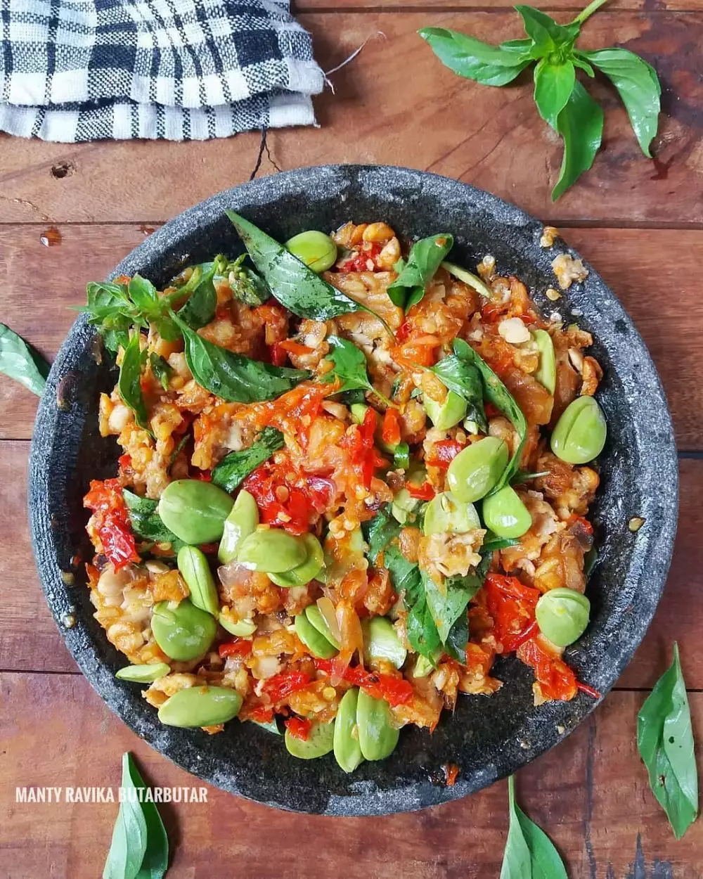 Resep makanan dengan sambal kemangi © 2021 brilio.net Resep makanan dengan sambal kemangi © 2021 brilio.net